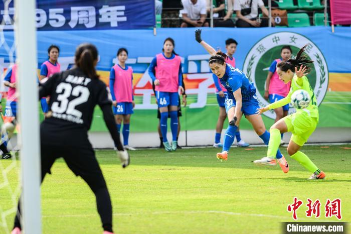 2024年女超揭幕战在琼中女足训练中心体育场开幕