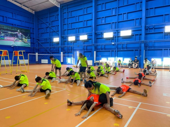 张宁羽毛球公益夏令营在河北蔚县落幕