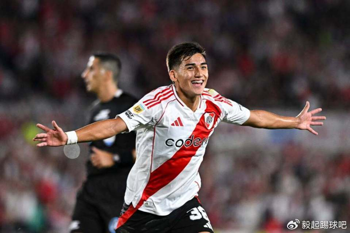 南美天才引热议 欧洲豪门争夺19岁阿根廷边锋