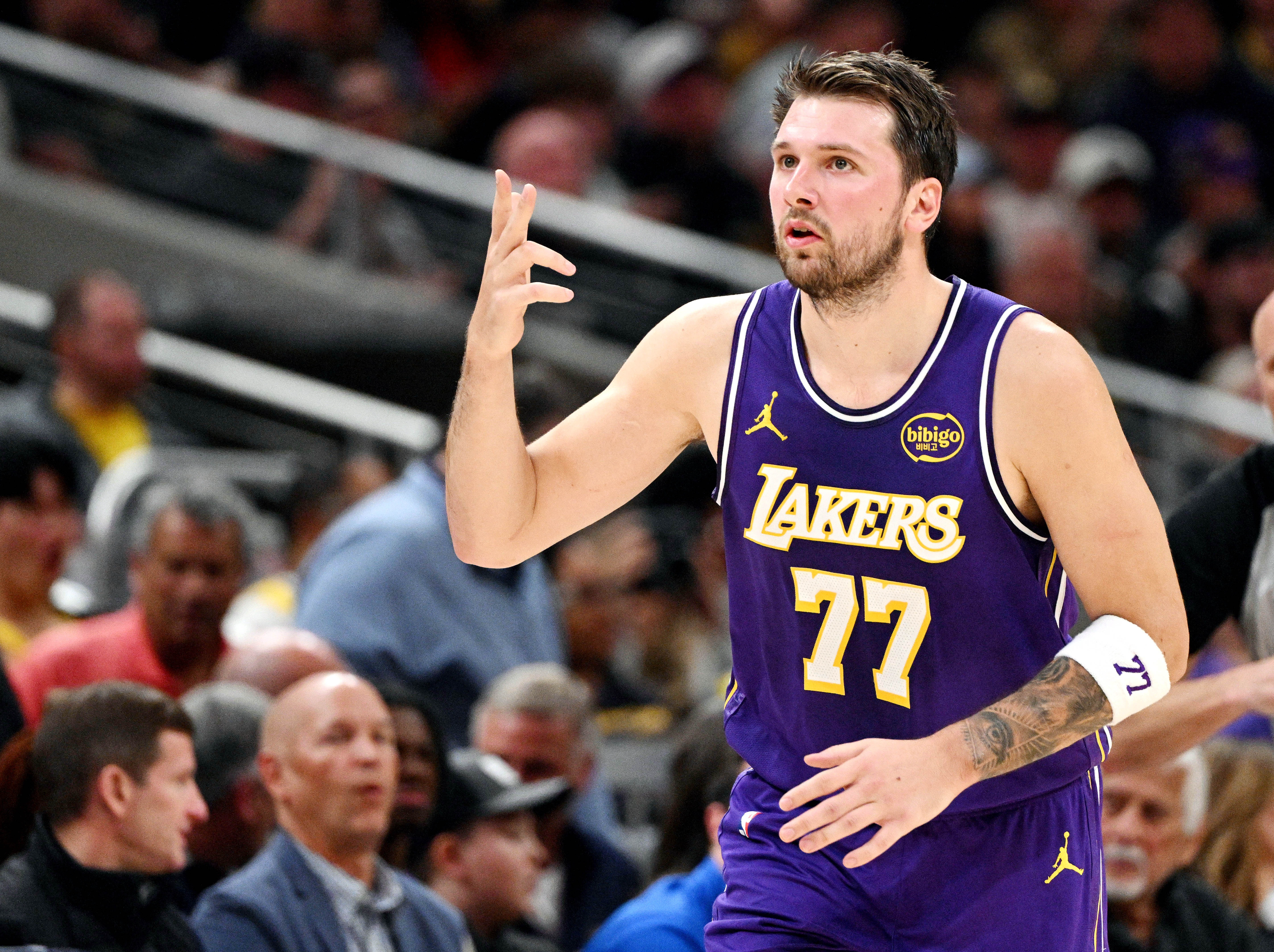 湖人末节发力逆转篮网 东