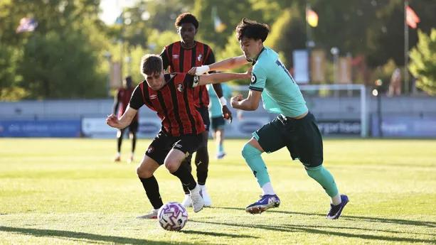 徐彬租借巴恩斯利后伤退